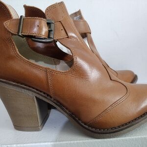 Elegant Tan Leather Ankle Booties